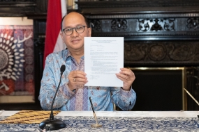 السفراء والممثلون الدبلوماسيون الإندونيسيون في الولايات المتحدة يوقعون على اتفاقية صديقة للبيئة