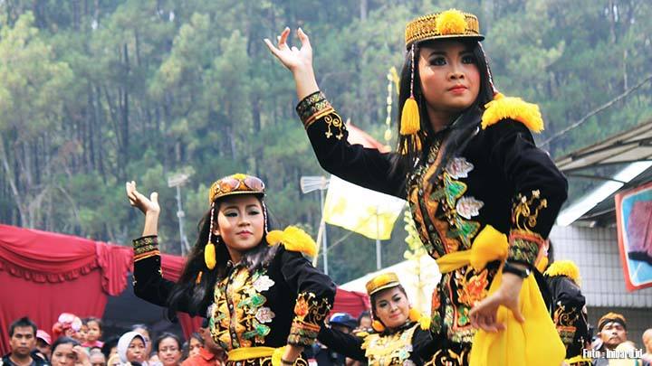 Dolalak-dans uit Purworejo, Midden-Java