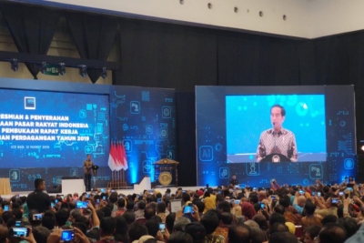 Jokowi llama a desarrollar un sistema de redes en línea para mercados tradicionales