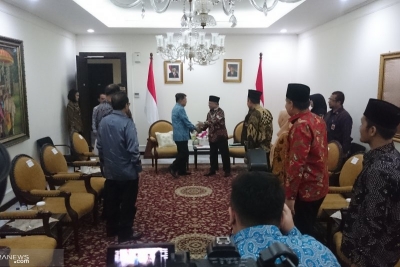 El vicepresidente Jusuf Kalla recibió la visita de varios líderes del Consejo Ulema de Indonesia el lunes (25/03/2019) para hablar sobre la construcción de un hospital indonesio en Hebrón, Palestina.