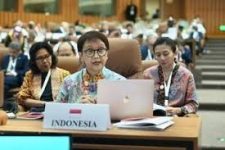 La ministre indonésien des Affaires étrangères encourage la promotion des droits éducatifs des femmes afghanes