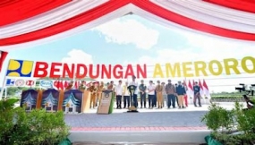 Präsident Joko Widodo weihte den Ameroro-Damm ein